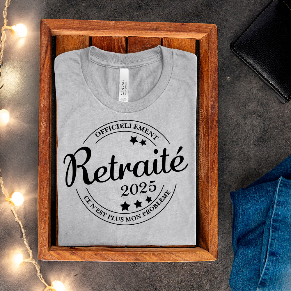 T-shirt - Officiellement retraité(e) - À personnaliser